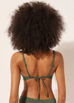 Costume a Balconcino Imbottito Indonesia